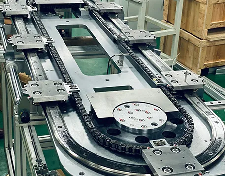 La línea de transporte circular de potencia con estructura de cadena ovalada